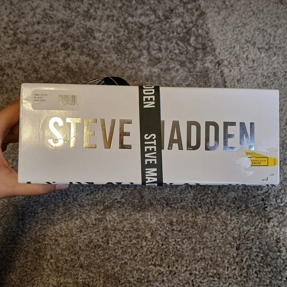 Steve Madden Beanie and Scarf Gift Set Black Grey Plaid Pom Pom SMA-2575P NIB